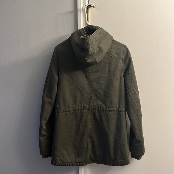 Euc army green utility style jacket. Zippers and all buttons work 💚 - Picture 4 of 6